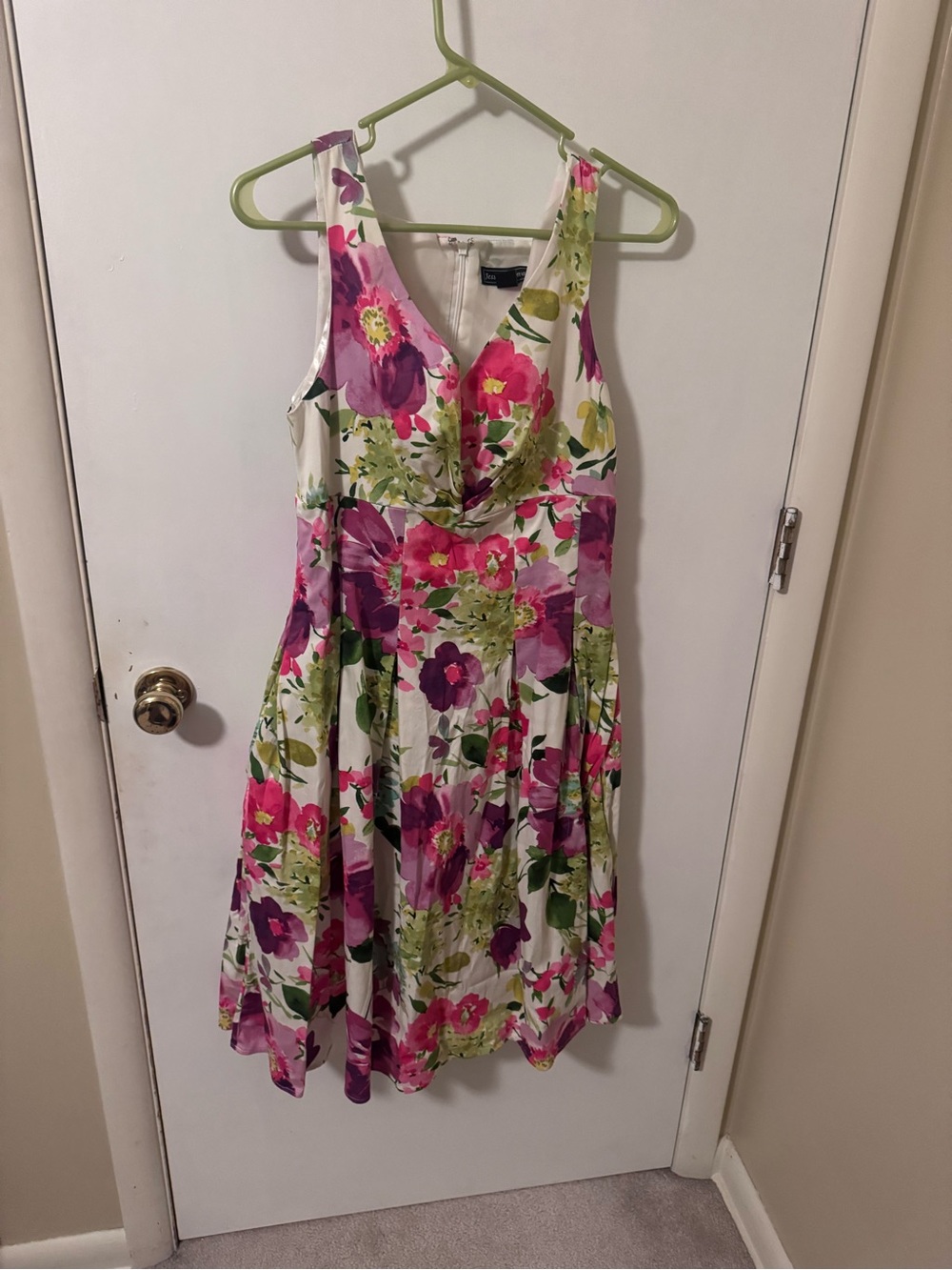 Jessica Howard Cream Floral V-Neck Midi Dress with Pink & Green Blooms